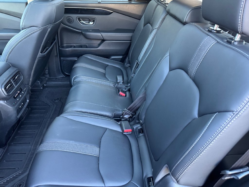 Used 2025 Honda Pilot Touring image 20