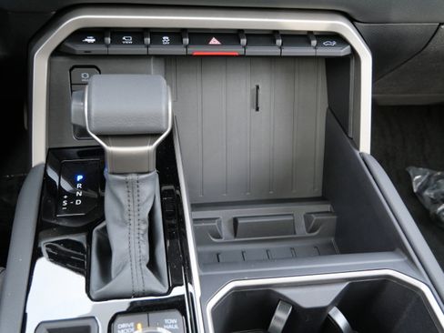 New 2026 Toyota Tundra Limited AWD/4WD image 10