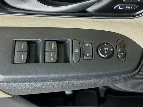 Used 2018 Honda CR-V Touring image 15
