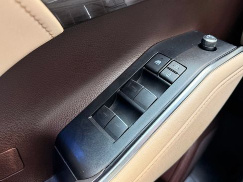 Used 2020 Toyota Highlander Platinum AWD/4WD image 23