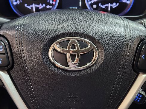 Used 2019 Toyota Highlander XLE FWD image 49