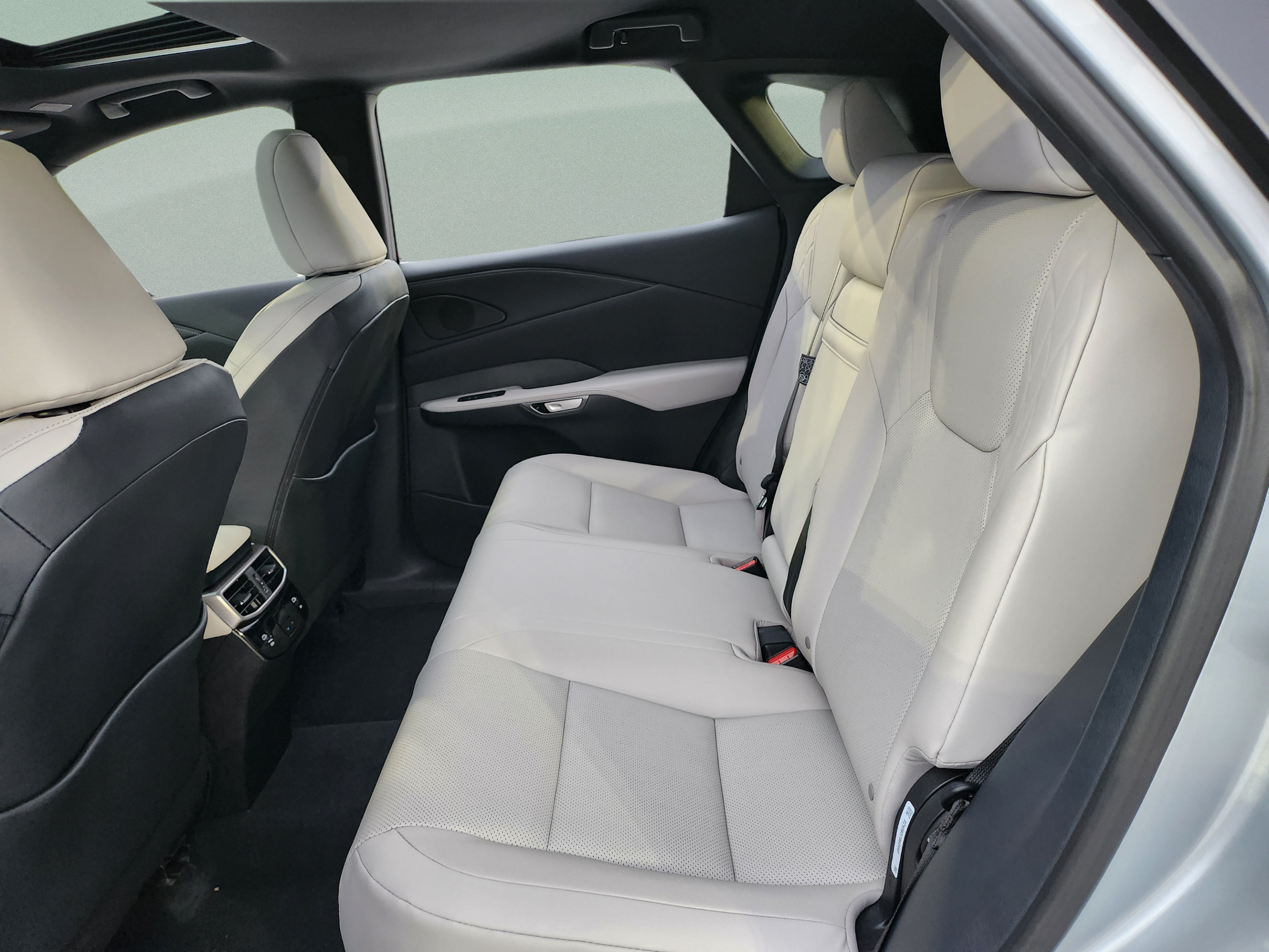 Used 2025 Lexus RX 350 Premium w/ Convenience Package FWD image 21