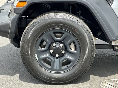 Used 2018 Jeep Wrangler Unlimited Sport AWD/4WD image 26