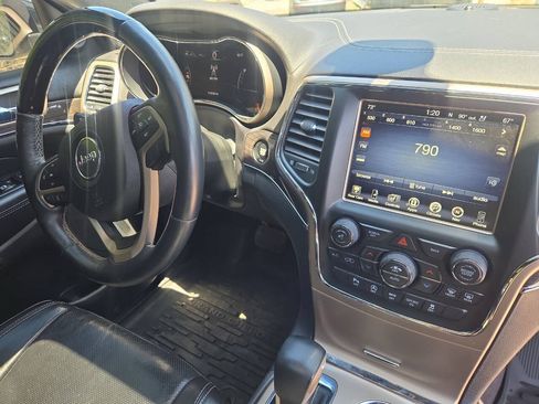 Used 2017 Jeep Grand Cherokee Overland AWD/4WD image 31