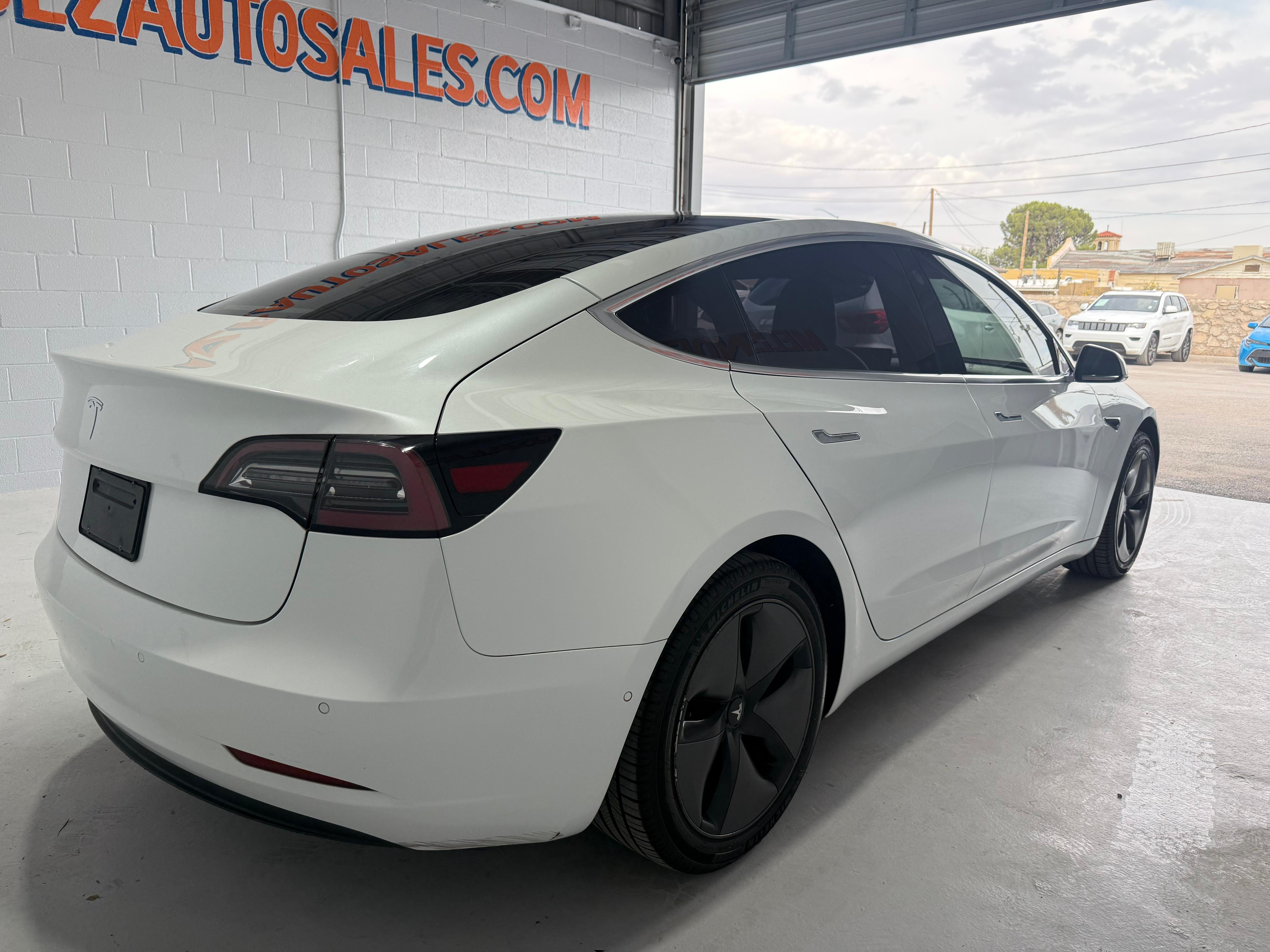 Used 2018 Tesla Model 3 Mid Range RWD image 5