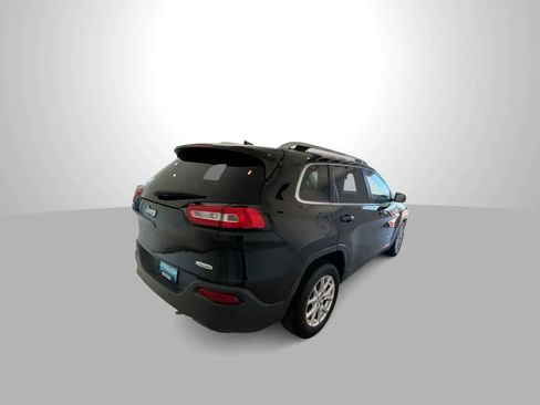 Used 2016 Jeep Cherokee Latitude FWD image 8