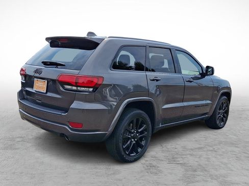 Used 2019 Jeep Grand Cherokee Altitude AWD/4WD image 5