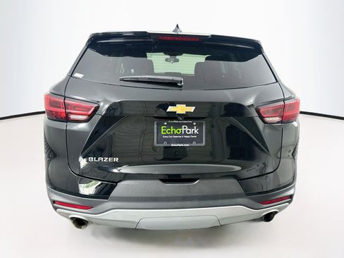 Used 2025 Chevrolet Blazer LT FWD image 7