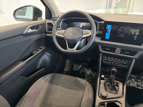 New 2026 Volkswagen Taos SE image 10