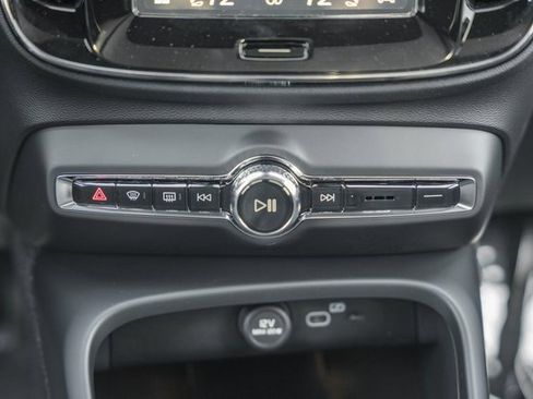 New 2026 Volvo XC40 B5 Ultra w/ Protection Package Premier image 23