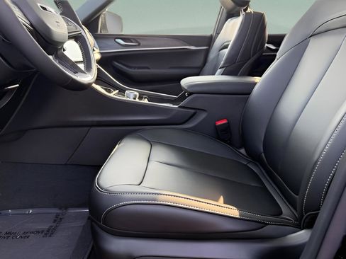 New 2026 Jeep Grand Cherokee Limited AWD/4WD image 17