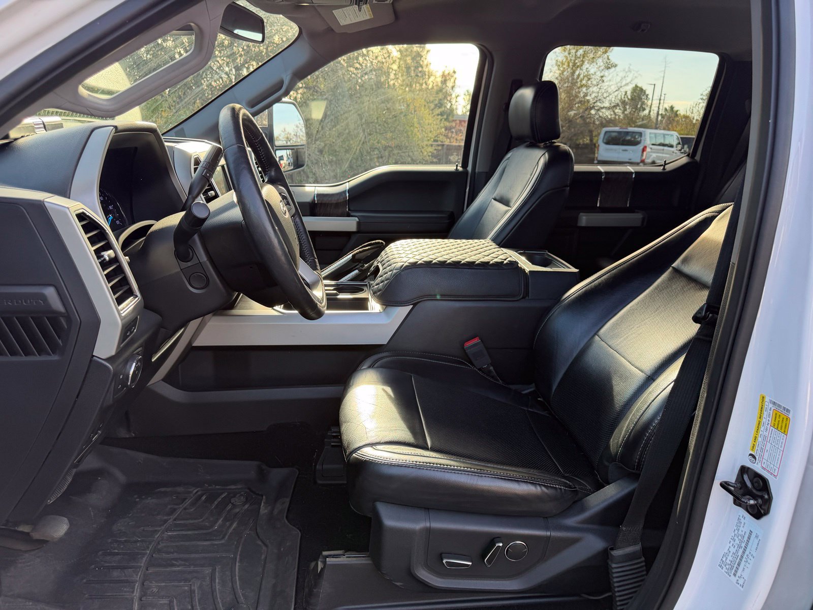 Used 2019 Ford F250 Lariat w/ Lariat Ultimate Package AWD/4WD image 10