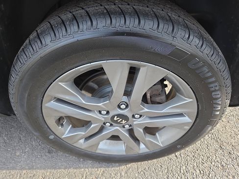 Used 2021 Kia Seltos LX image 11