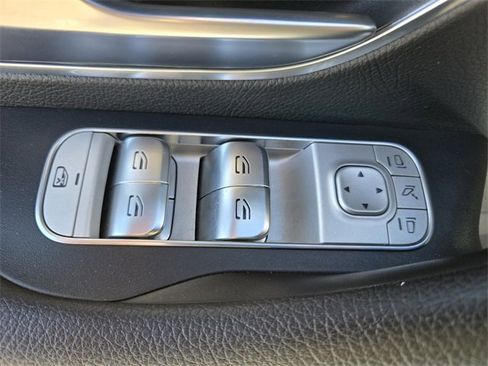 Used 2023 Mercedes-Benz GLS 450 4MATIC image 18