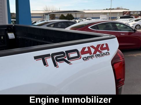 Used 2019 Toyota Tacoma TRD Off-Road image 6