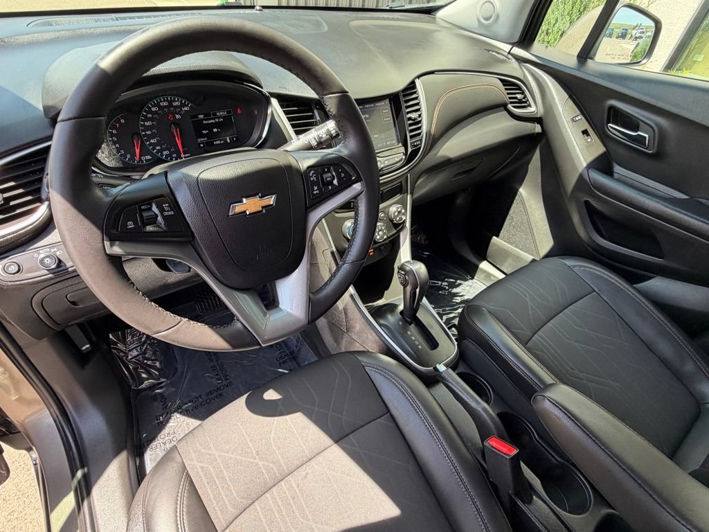 Used 2022 Chevrolet Trax LT w/ Driver Confidence Package AWD/4WD image 11