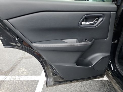 Used 2024 Nissan Rogue SV image 23