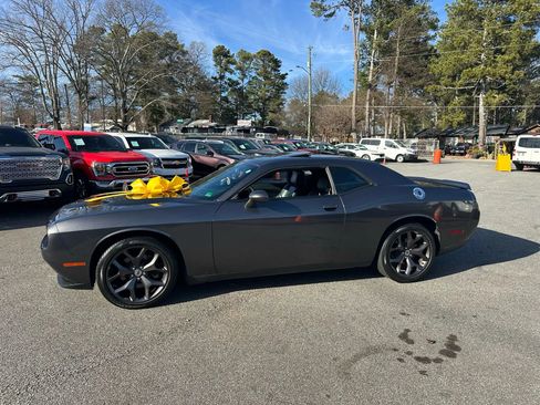 Used 2018 Dodge Challenger SXT Plus image 4