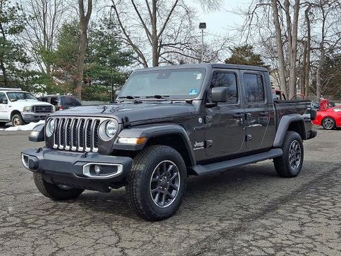 Used 2020 Jeep Gladiator Overland image 3