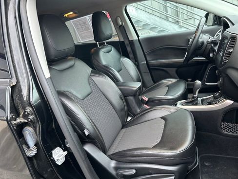 Used 2020 Jeep Compass Latitude image 27