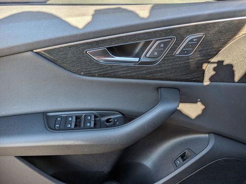 Used 2019 Audi Q8 Premium Plus image 13