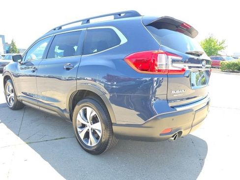 Certified 2023 Subaru Ascent Premium w/ Convenience Package AWD/4WD image 6