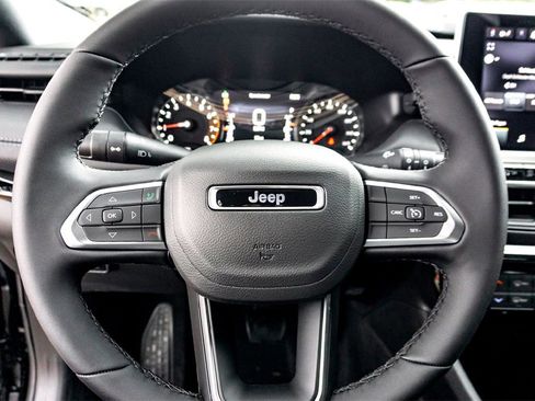 New 2026 Jeep Compass Latitude image 12