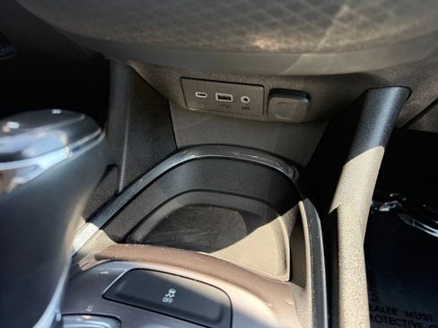 Used 2019 Chevrolet Malibu LT FWD image 23