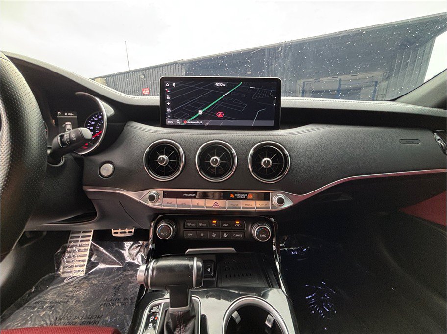 Used 2022 Kia Stinger GT-Line w/ Sun & Sound Package RWD image 11