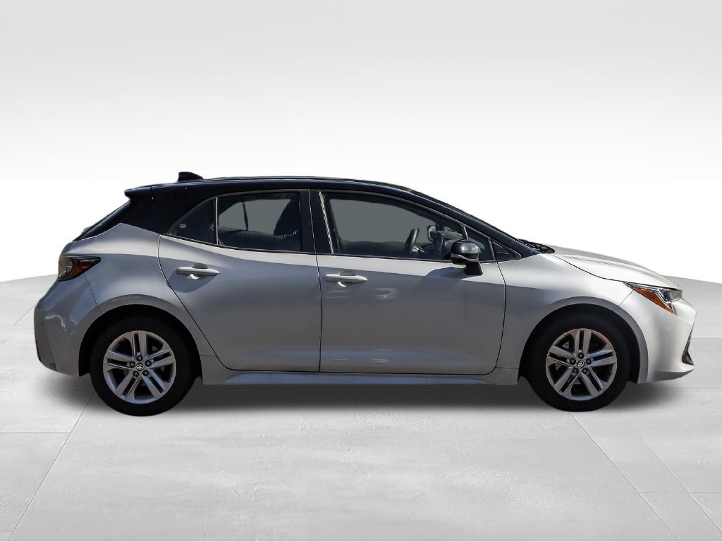 Used 2022 Toyota Corolla SE w/ SE Preferred Package FWD image 3