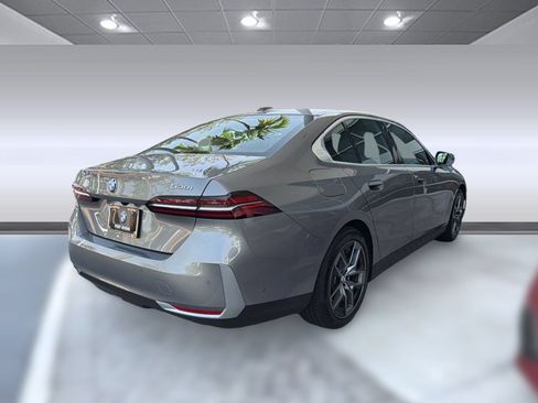 Used 2026 BMW 530i w/ Premium Package RWD image 8