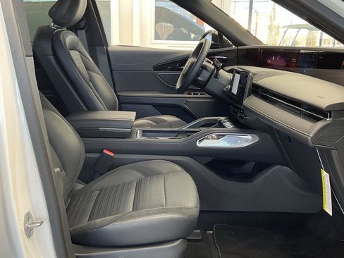 New 2024 Lincoln Nautilus Reserve w/ Jet Appearance Package (87T) image 8