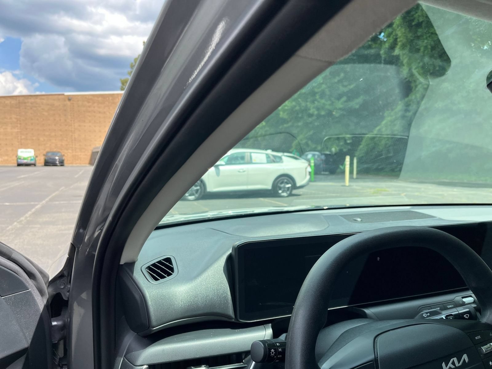 Used 2025 Kia K4 FWD image 36