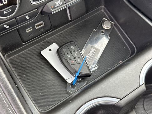 Used 2021 Chevrolet Tahoe LT w/ LT Signature Package image 37