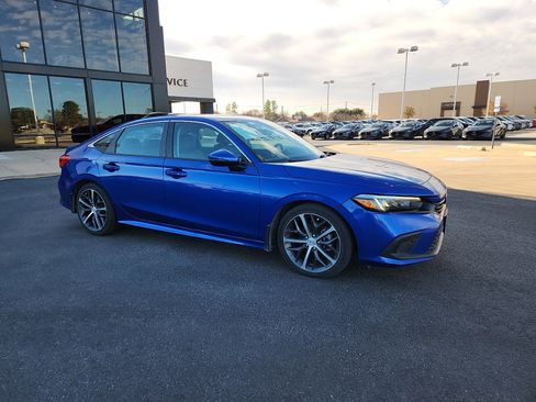 Used 2023 Honda Civic Touring image 8