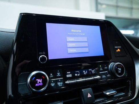 Certified 2023 Toyota Highlander LE image 25