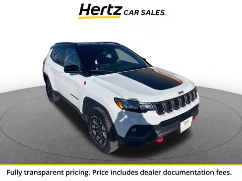 Used 2025 Jeep Compass Trailhawk w/ Trailer Tow Group AWD/4WD image 1