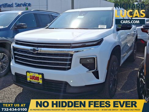 New 2025 Chevrolet Traverse LT w/ Sun and Wheel Package image 1