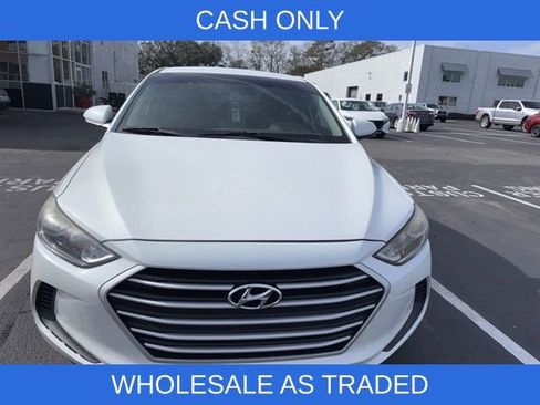 Used 2018 Hyundai Elantra SEL image 2