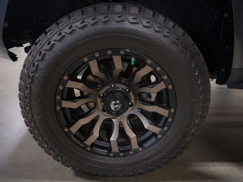 Used 2019 Toyota 4Runner TRD Off-Road Premium AWD/4WD image 6