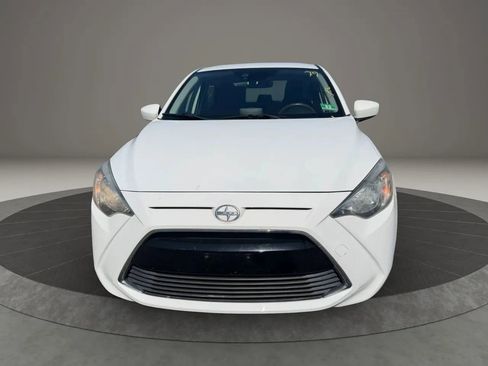 Used 2016 Scion iA FWD image 2