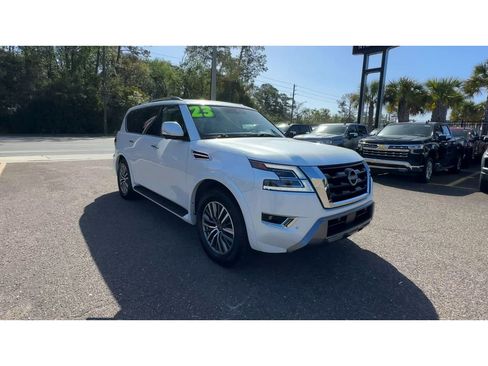 Used 2023 Nissan Armada SL w/ Captain's Chairs Package image 8