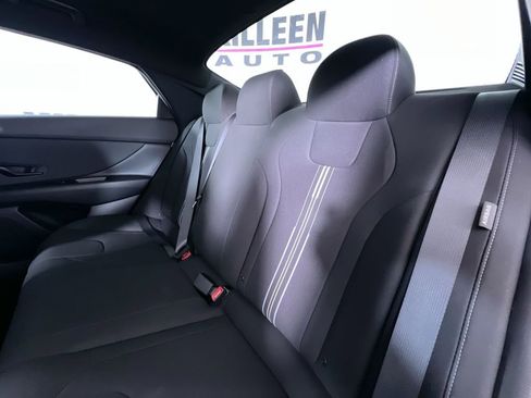 Used 2025 Hyundai Elantra Sport image 24