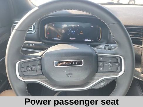 Used 2024 Jeep Wagoneer Series II w/ Flexible Seating Group image 15