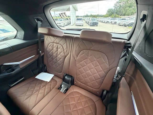 Used 2026 BMW X7 xDrive40i w/ M Sport Package AWD/4WD image 20