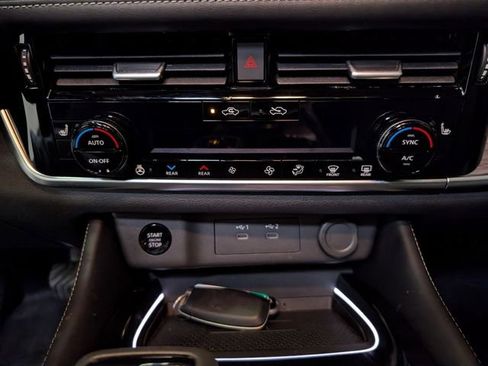 Used 2024 Nissan Rogue Platinum w/ Platinum Premium Package image 22