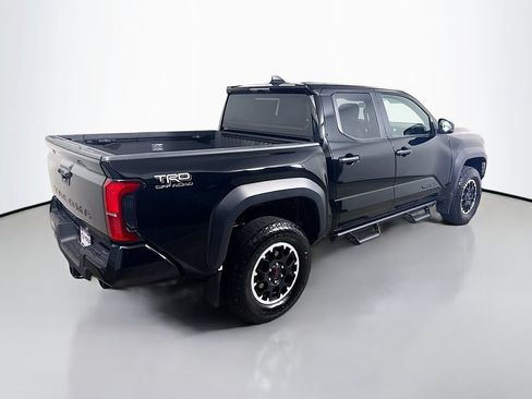 Certified 2024 Toyota Tacoma TRD Off-Road AWD/4WD image 7