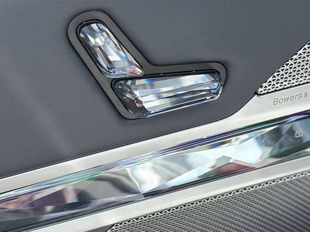 Used 2025 BMW i7 eDrive50 w/ Premium Package RWD image 24