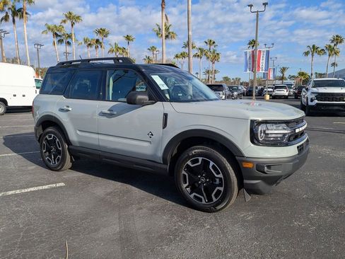 Used 2023 Ford Bronco Sport Outer Banks w/ Tech Package image 2