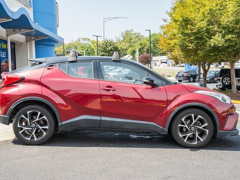 Used 2019 Toyota C-HR Limited FWD image 3